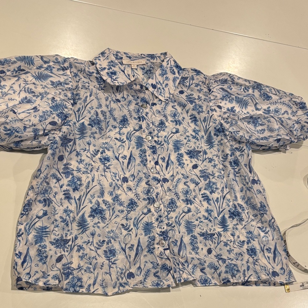 Lucky & Coco Blue Floral Bubble Sleeve Button Down Shirt